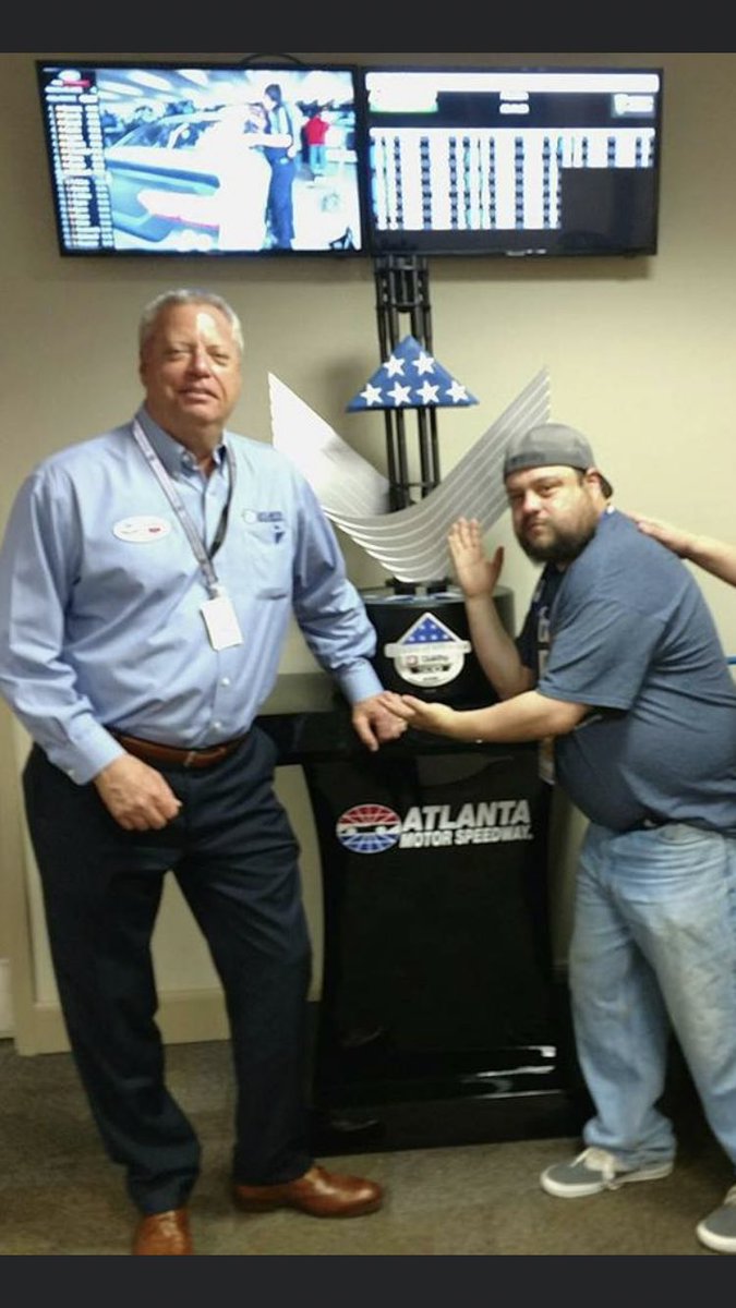 Alfie_19's tweet image. I wanted to wish @EdClarkAMS congrats on his upcoming #retirement from @amsupdates after #FOHQT500! In the years I have gotten to #interview him for @SRWRadio he finally acknowledged that he knows who I am!!  #HeKnowsMe #WhatAGreatGuy #Vacation4Life
