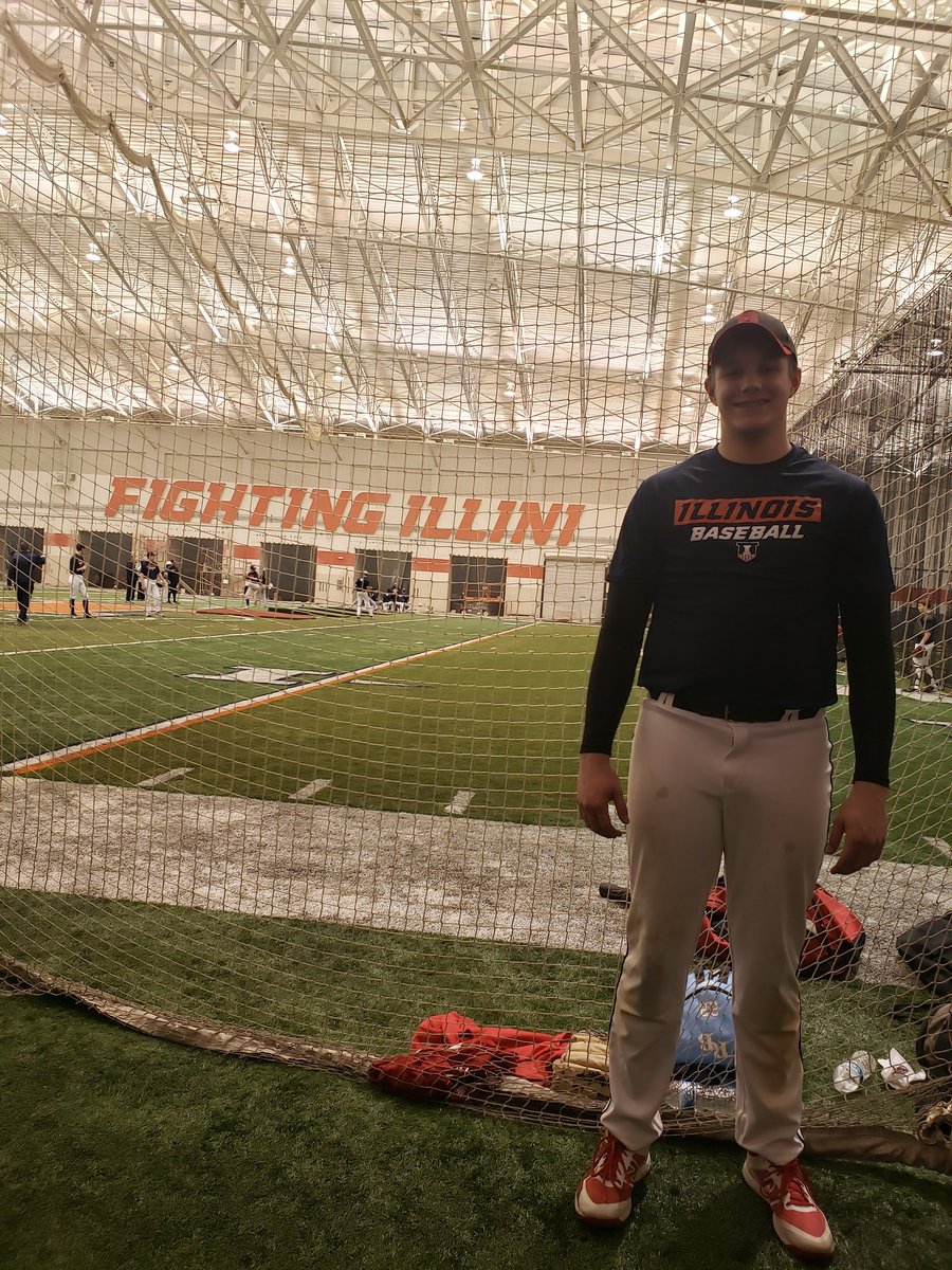 G_Stevens21's tweet photo. What a great day of baseball at the University of Illinois! This prospect camp was very well ran and a great opportunity. Thank you to the coaches and staff for all the time and effort you put in this event! @IlliniBaseball https://t.co/7KksLUNwZf
