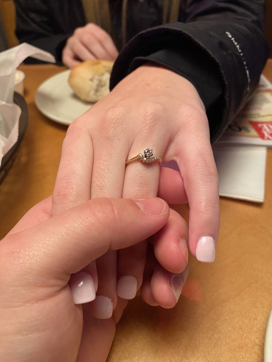 Jay_Flo6's tweet photo. Update: she’s my Fiancé https://t.co/DqAiCWbJVE