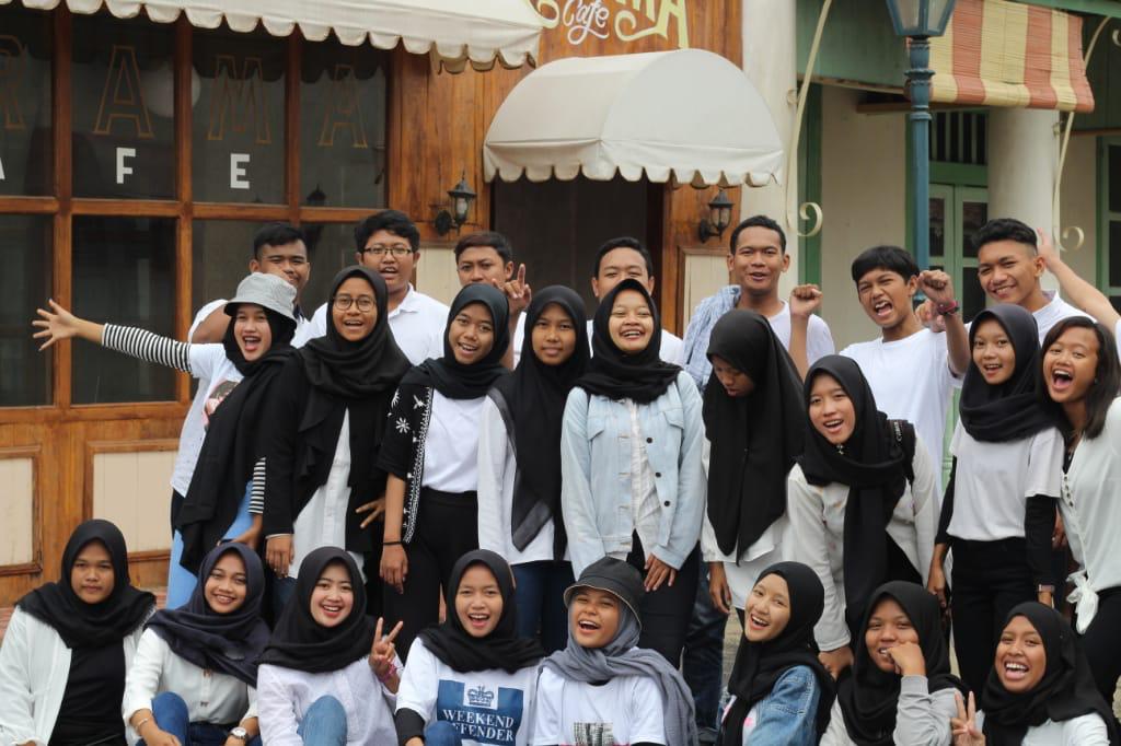 yunitanovianaaa's tweet photo. Tahun terakhir❤
#2020Lulus https://t.co/KIsOwr1CT5