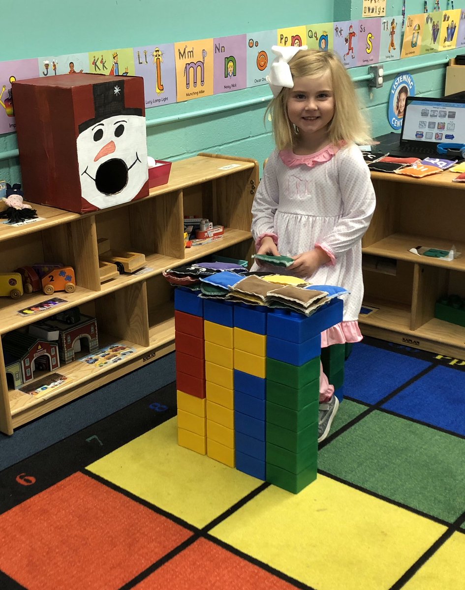 Aculick4K's tweet photo. It’s so fun to see their imagination at work. These two girls wanted to pretend to put on makeup in the block center. I ask what they would need to put on their makeup.  They decided that they needed a vanity and chair🤗🥰 #WeLeadWGE #preschool #welearnthroughplay https://t.co/O6u1rH7Of2