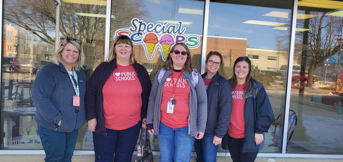 #ilovepublicschools, #aurorahuskies