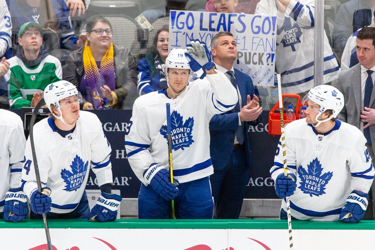 MapleLeafs's tweet image. Views through two 📸 

#LeafsForever #BellLetsTalk