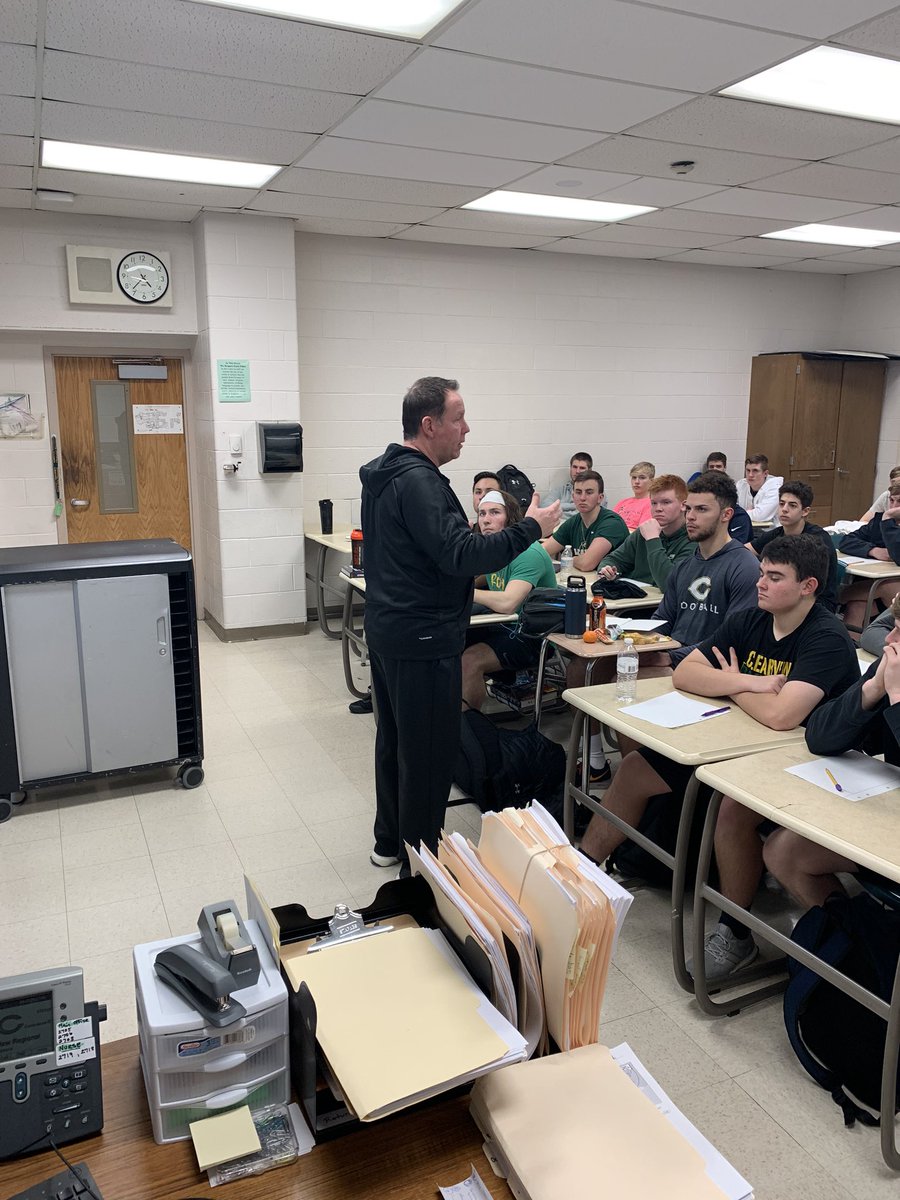 ClearviewBB's tweet photo. Huge shout out to Coach Valli from @RCGC_Baseball talking leadership today at our Leadership Committee Meeting. #buildtheman #buildthemonster https://t.co/42WWTpjCHe