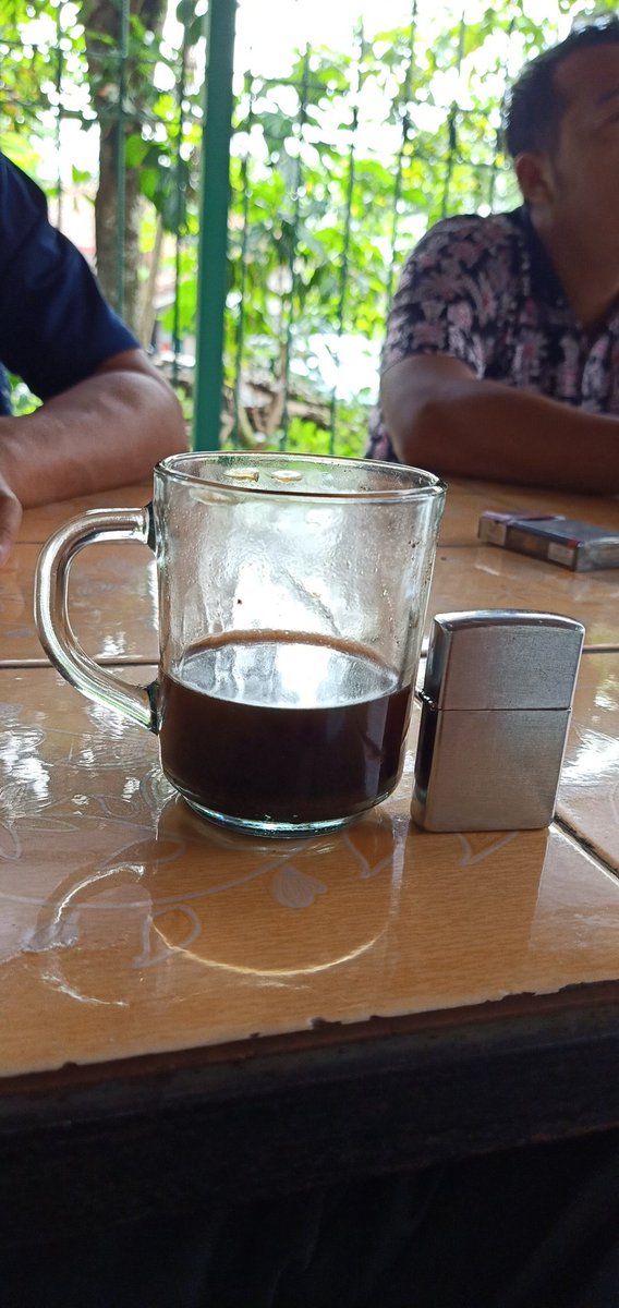 drian_yannnn's tweet photo. kopi pait idup pait yang manis apaan https://t.co/NNVTw8Yk19