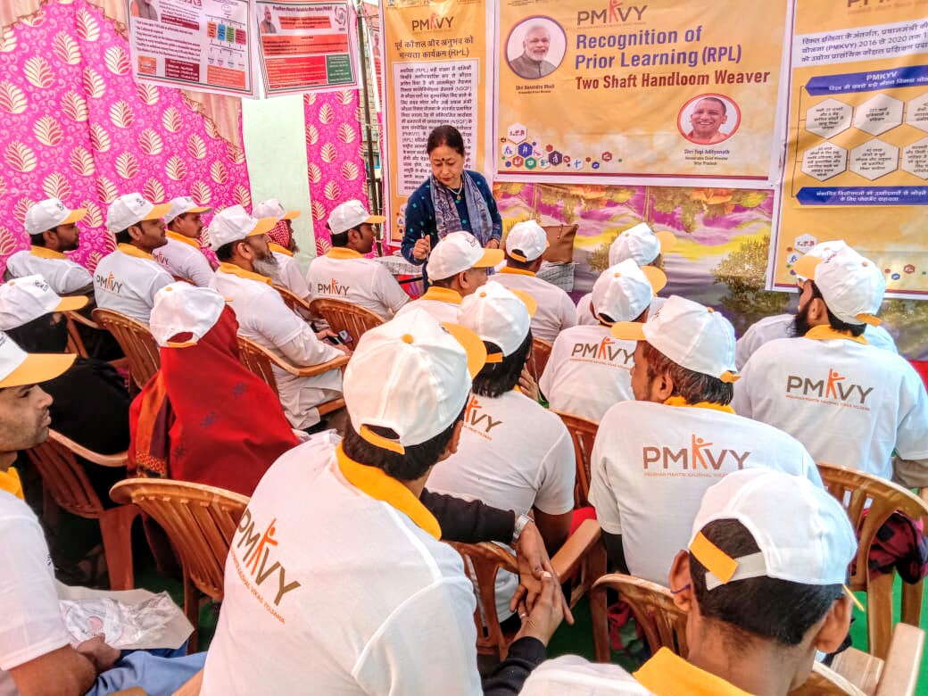 Chanucreations's tweet photo. RPL /PMKVY Skill Development Training for Two shaft Handloom weaver at Nirpura Baghpat District Uttar Pradesh Batch ID -59498 &amp; 59492.@TextileSS @PMKVY_ @MSDESkillIndia @NSDCINDIA @myogiadityanath @PMOIndia https://t.co/Ow63YqzR8k