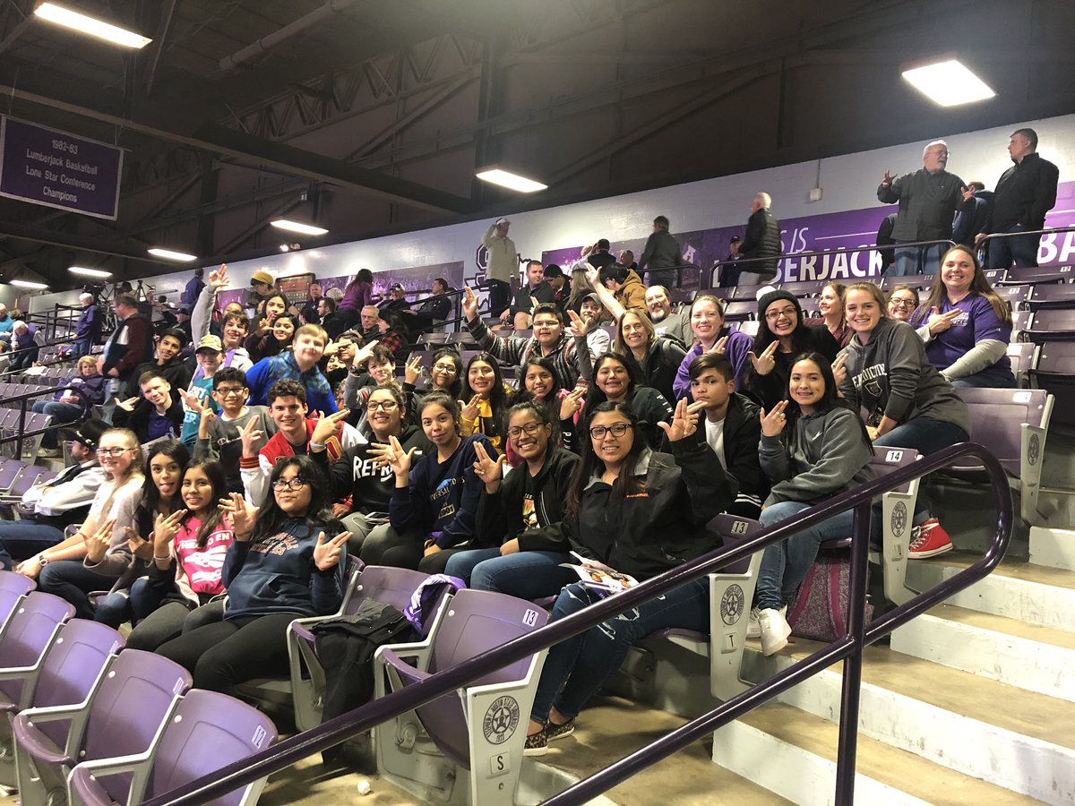 EsparzaKate's tweet photo. #shock in the house!! 💜💜 #AxeEm https://t.co/5Vey3WSqoz