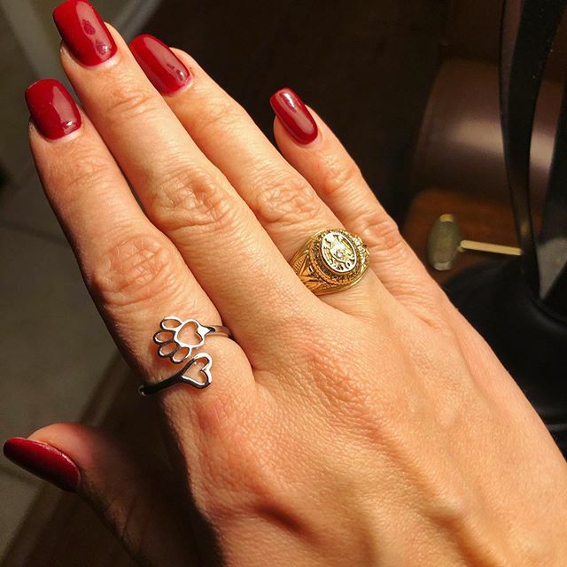 itsmoitere's tweet photo. Absolutely my new fave ring! Thank you sister for this amazing gift. You are truly a blessing. I love you @mp_gad https://t.co/wnNcnTjtKJ