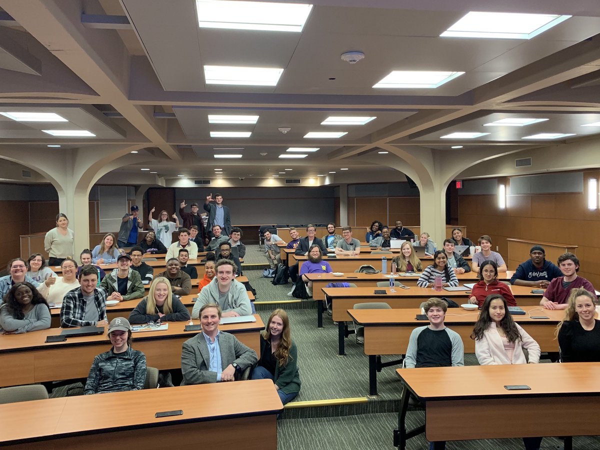 lsusenate's tweet photo. Look at all those smiling faces ready to #legislate this semester!! First meeting ✅ #geauxsenate #lsusg https://t.co/tqwprx4K72