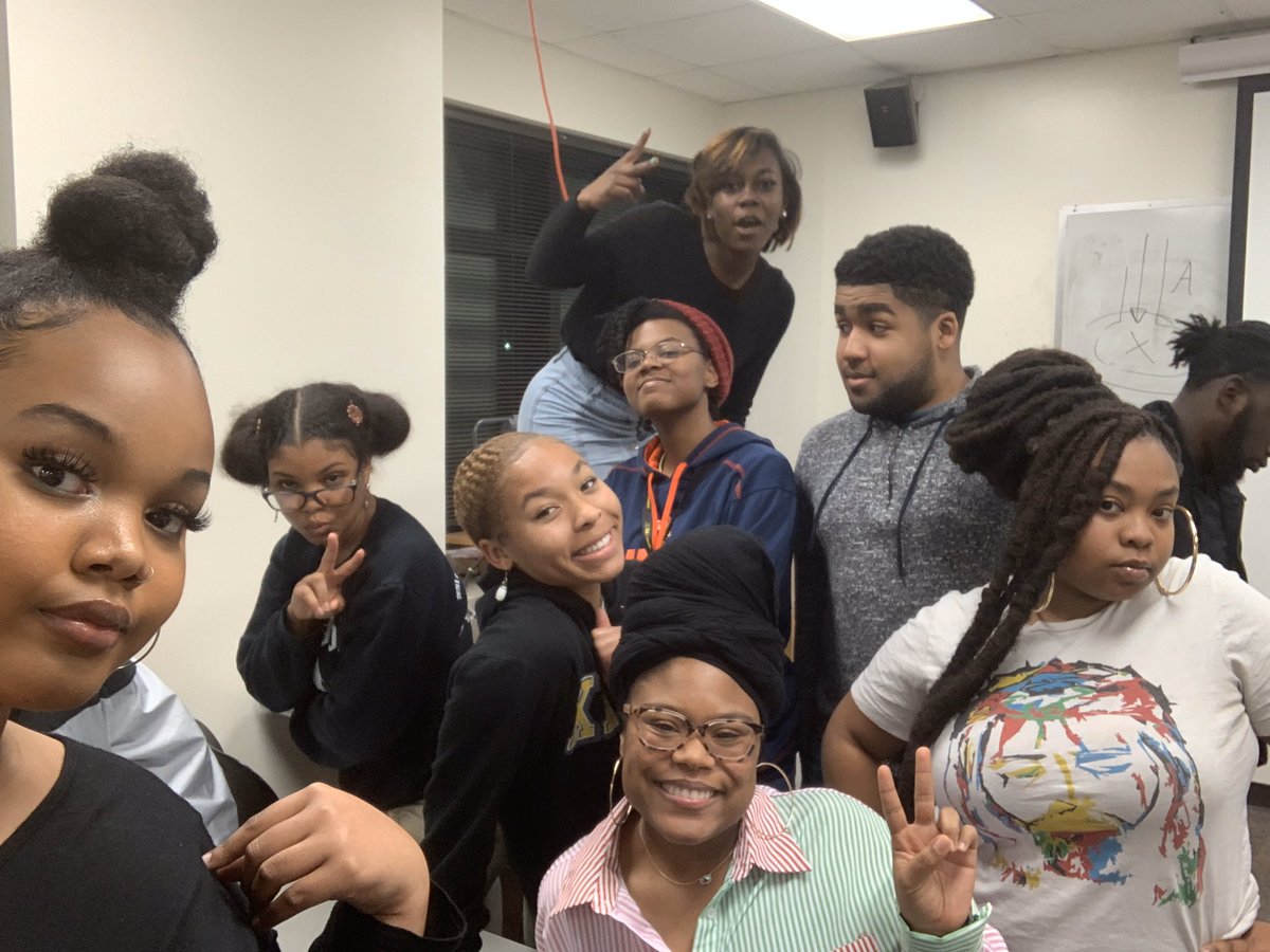 mskingspage's tweet photo. “Do what you love, and you’ll never work a day in your life.”🗣

DAY 1: This semester I will be working on a Documentary. I am looking forward to this new experience as a content creator. God let your will be done throughout this process.🙏🏾 Let me introduce y’all to the A TEAM.🤧 https://t.co/od9REijBtD