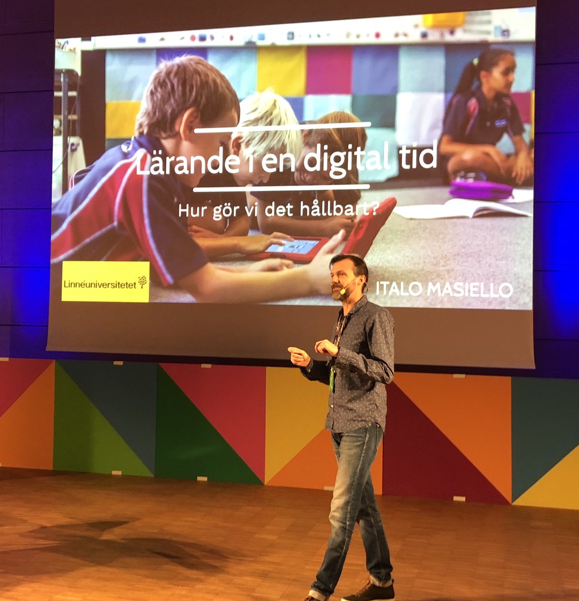 "Jag tror att digitalisering kan vara en katalysator för förbättringar i skolan", säger professor Italo Masiello från <a href="/linneuni/">Linnéuniversitetet Linnaeus University</a>, dagen första talare.