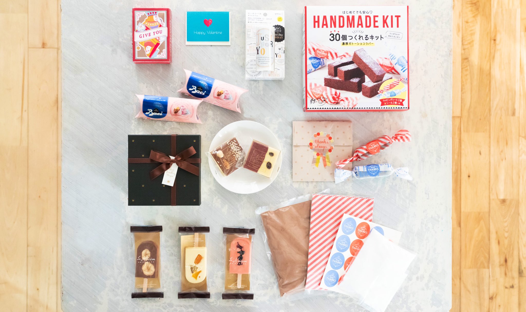 ロフト公式 目移りするからお早めに 今 ロフトではバレンタインアイテムがとっても豊富 チョコレートに手作りキット ラッピングにカード 今年話題のルビーチョコレートも登場しておりますよー T Co Hbcc7roxj9