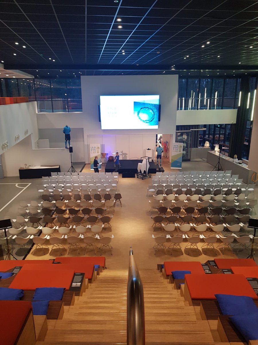 Het is zover! Het allereerste #innovatielab begint over een uur. Dan zit de zaal vol mensen die willen vernieuwen #hoedan #slimmerenbeter