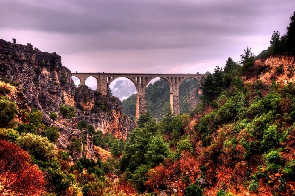 DunyaninRenkler's tweet image. Kilikya, Tarsus, Adana, Karatepe ve Antakya&apos;nın kadim bölgelerine doğru bir yolculuğa çıkıyoruz... Bu turumuzda bize bereketli topraklar, Toros Dağlarının manzarası, antik kültürlerin mirası ve yöresel lezzetler eşlik ediyor. Tur detayları linkte. 🌄 bit.ly/3aOgV2h