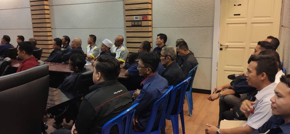 Tazkirah pagi di CKMNT telah disampaikan oleh Ustaz Yusof Mohd Ali. Semoga perkongsian bertajuk ‘Sakaratul Maut’ yang disampaikan dimanfaatkan sepenuhnya.

<a href="/adamsidekgmail1/">Adam Sidek</a> <a href="/yusufghani200/">تذكرة</a> <a href="/razgrid1/">🇲🇾 Razdwan Kasim</a> <a href="/JKRTerengganu/">JKR Terengganu</a> <a href="/JKR_CKM/">JKR CAW. KEJ. MEKANIKAL</a>