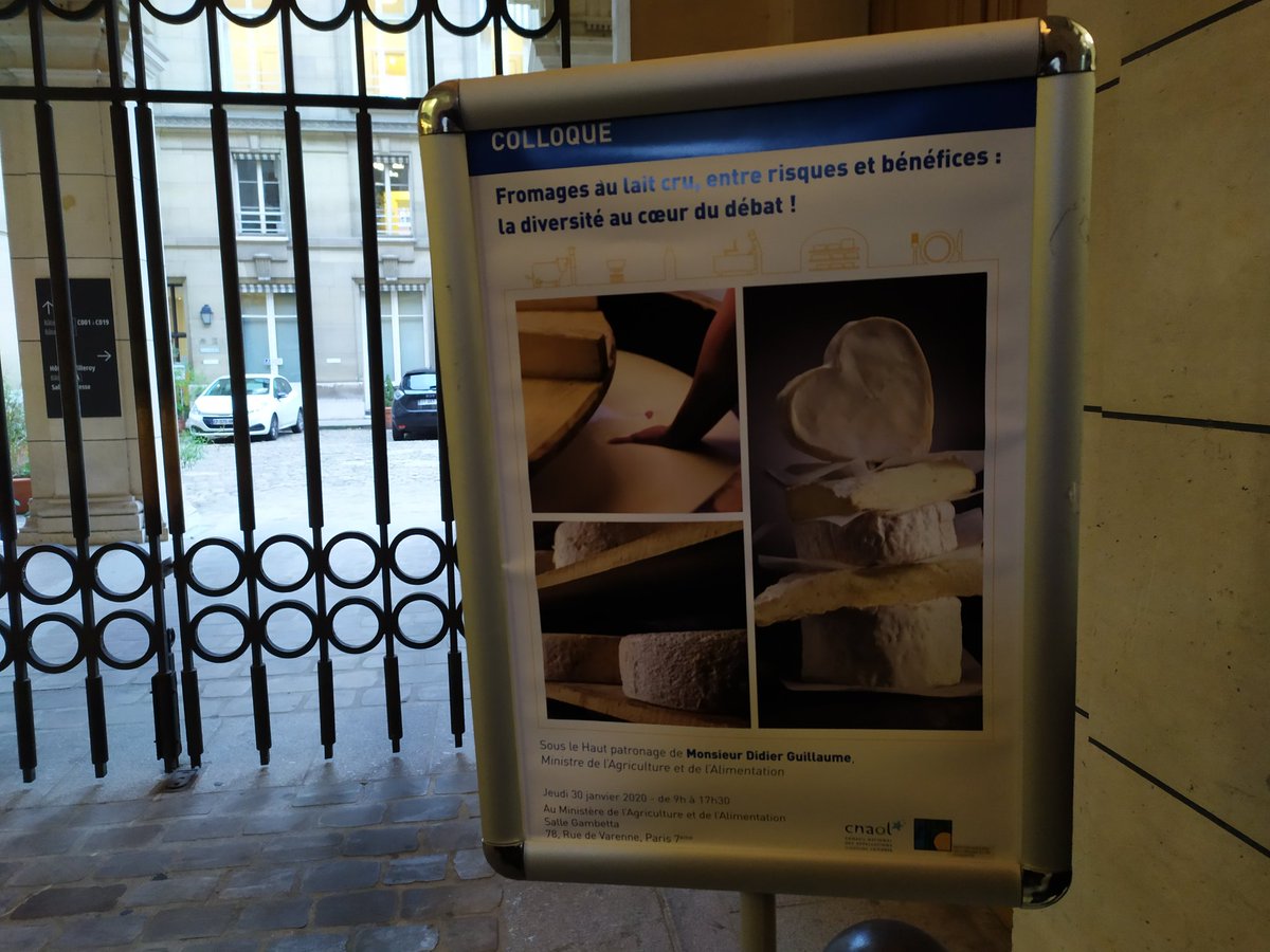 redqueserias's tweet image. Seguimos en #QueRed con la #lechecruda. Hoy en París, en el Ministerio de Agricultura, en unas jornadas sobre riesgo/beneficio para los consumidores