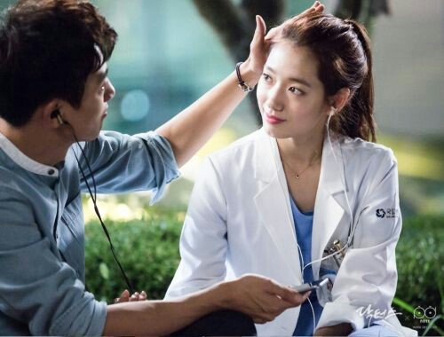 24. The Doctors / Doctor CrushGenre: Drama, Romance- Lee Sung Kyung and Park Shin Hye in one drama!! - Nakakakaba mga ganap dito jusmeee!! - The Chemistry is there!! - Park Shin Hye is so cool huhuhu - WATCHHH ITTTT!!