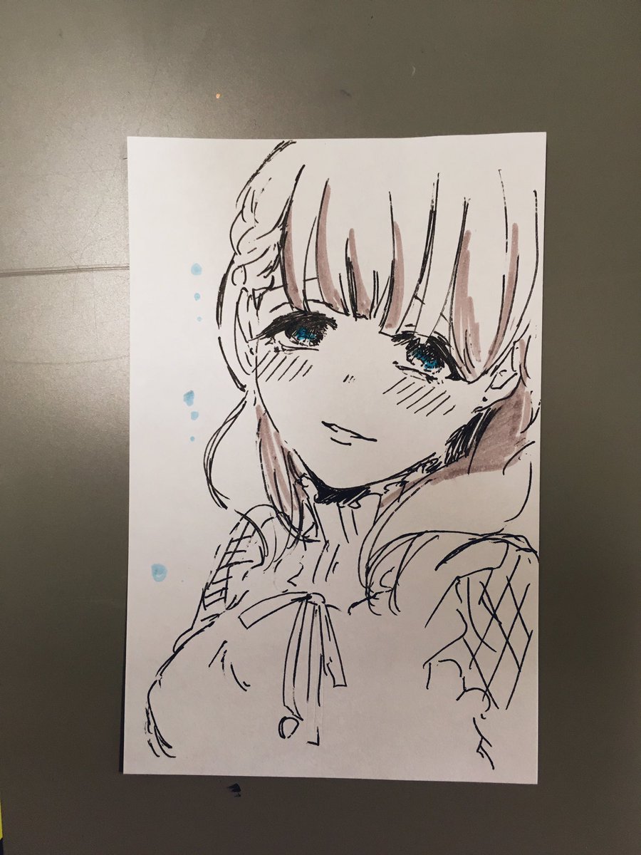 昼間の落書き
机の無機質さよ… 