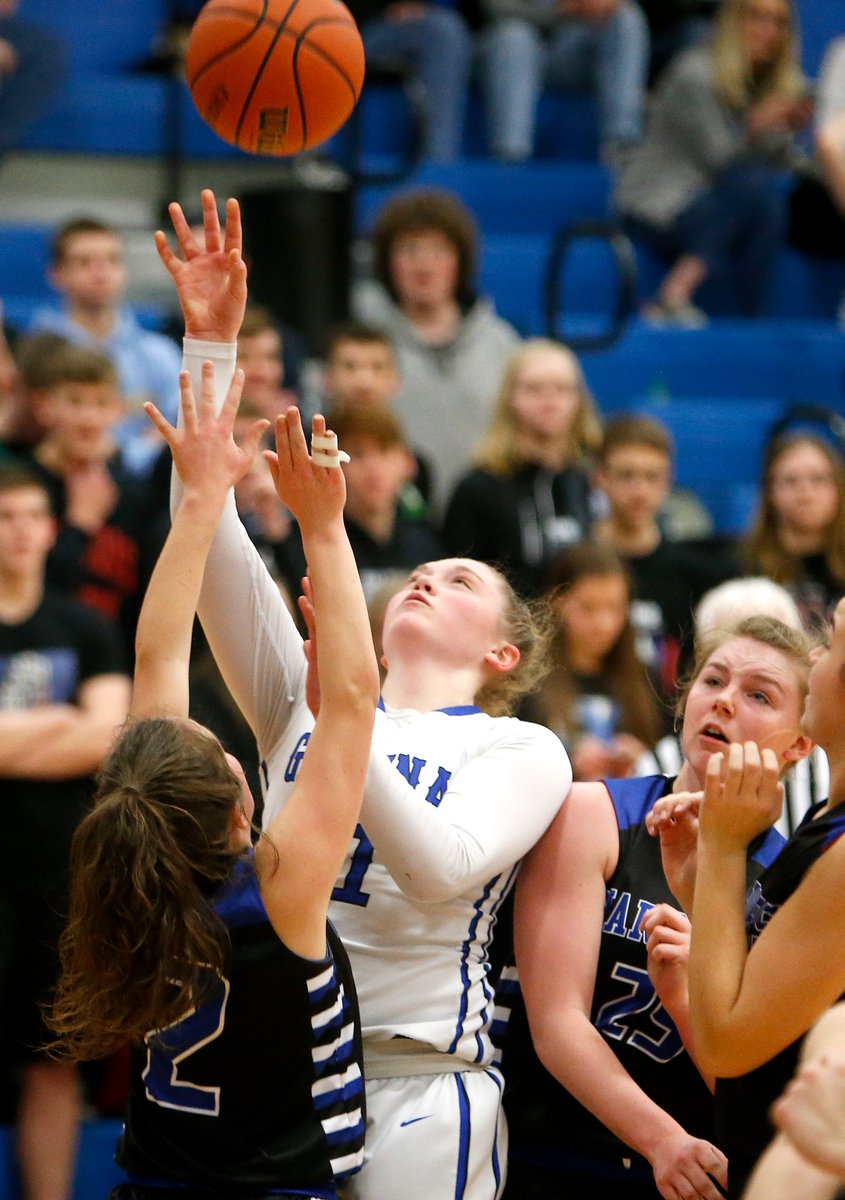 THsportsfeed's tweet photo. Girls prep basketball: @GalenaGirlsBbal grinds it out past rival East Dubuque, winning 13 of its last 14 games to hit 21-5 on the season.

https://t.co/eUrBUBENg4 https://t.co/1dPzVenlZZ