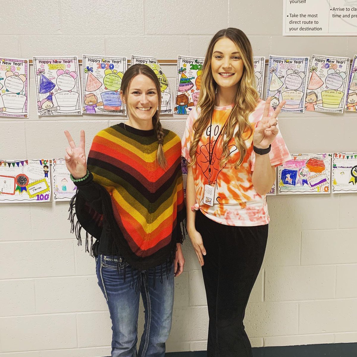 The wifey and her 3rd grade teammate getting involved in Homecoming Week at The Fe🐾😁 Students love seeing teachers participating🙌🏼
#hippieday #homecoming #dressupdays #vintagefashion #buysecondhand #igotitatsteelys #growmaury #elementaryschool #Tennessee