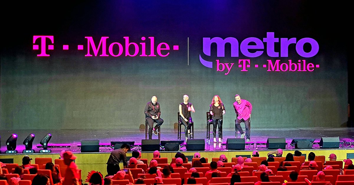 hazelrivera0312's tweet photo. Leadership’s Secret Sauce: Take Care of the People Who Take Care of the People

The leaders adored by the entire magenta nation! True people leaders! 
 @marknolanmfn @CallieField @JonFreier

#BLESSED
#MagentaLove
#FamousForCare
#TMobileLoveCelebration https://t.co/akk3PTPzeQ