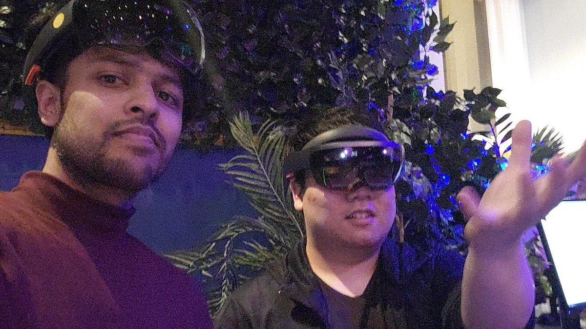 yash_mash's tweet photo. Living in Augmented Reality w/ @Miuywu #MicrosoftHoloLens2 https://t.co/cGNBnanQm3
