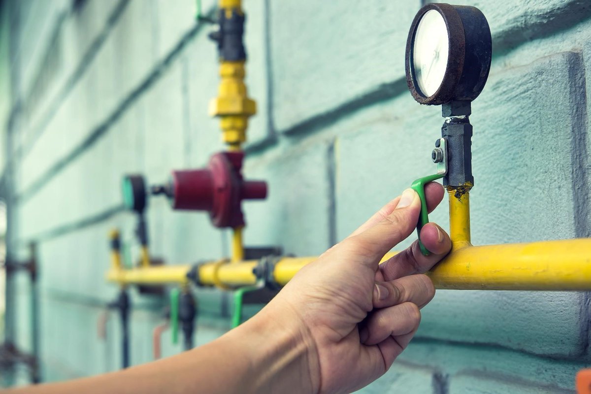 GasSafetyQld's tweet photo. Do you supervise apprentices or interim licence holders? Are you are aware of the changes that will affect your staff and co-workers? Find out more here https://t.co/uJO0FYpPFg https://t.co/CuouoqzWNi