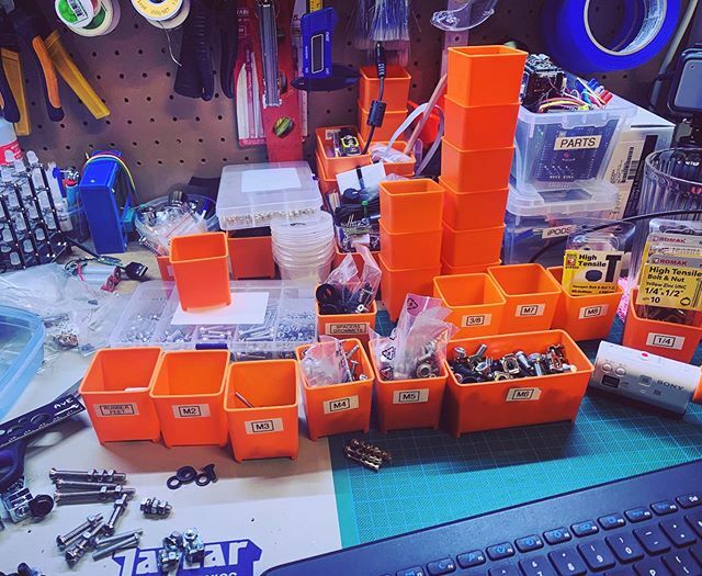 aaronazz's tweet image. Sorting screws like a crazy person ift.tt/3aTzlhU