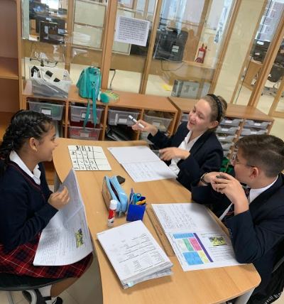 KSABmfl's tweet photo. Year 7 Spanish students, whilst practicing for a speaking assessment, spontaneously came up with their own  marking criteria and gave each other specific feedback. They must be well-trained #ksabmastery https://t.co/XLHosE64fI
