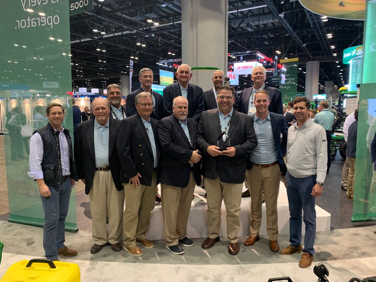 #GIS2020 in full swing. A great and very busy day with the ⁦@BeardEquip⁩ team. ⁦@JohnDeere⁩  #GoGreen