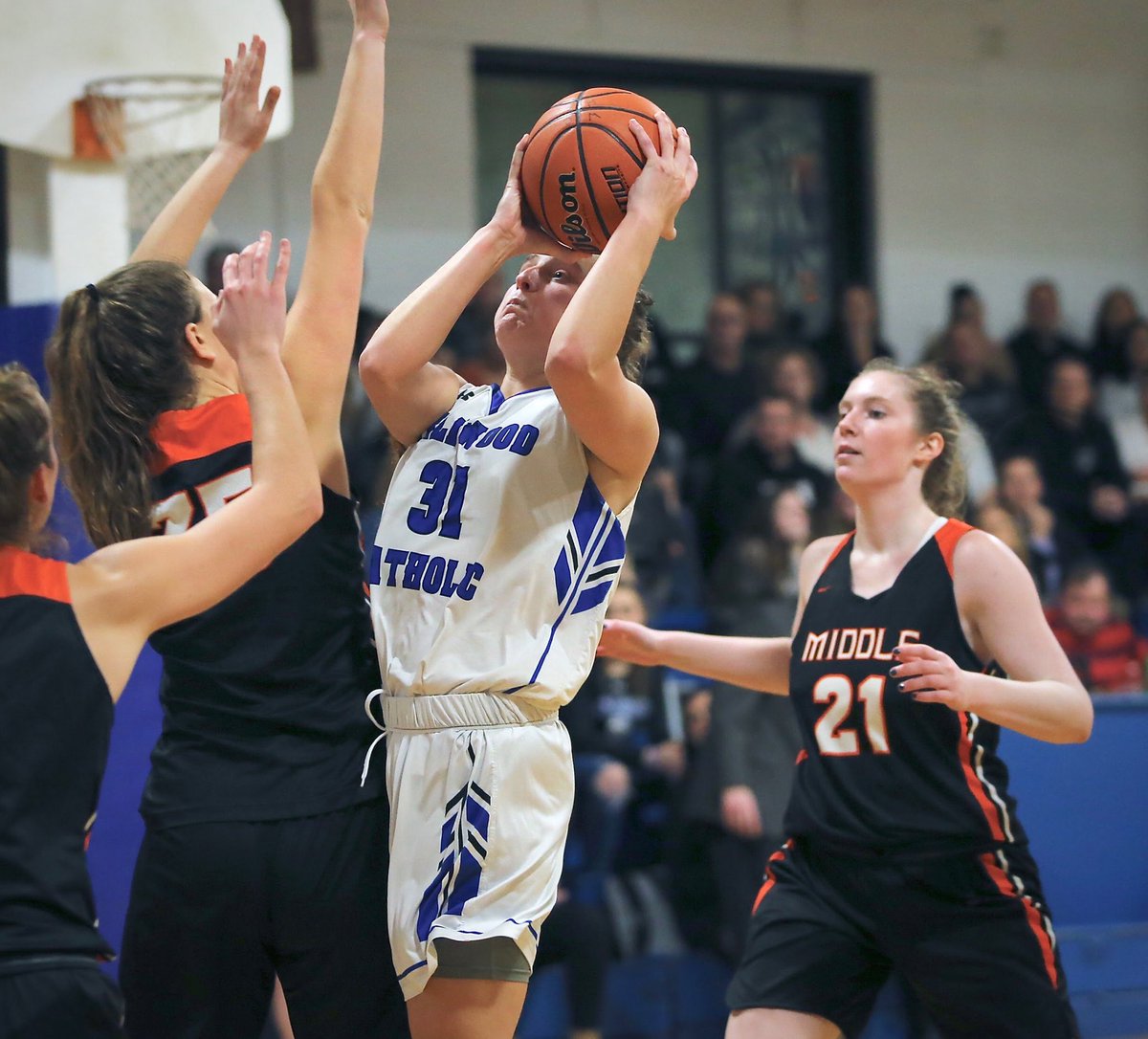 gerhard_dale's tweet photo. Wildwood Catholic girls win a thriller over Middle Township in a Matchup of to top CAL teams. @CMCSports @MTHSAthletics1 @WCCrusaders https://t.co/3CWcnN0pCl