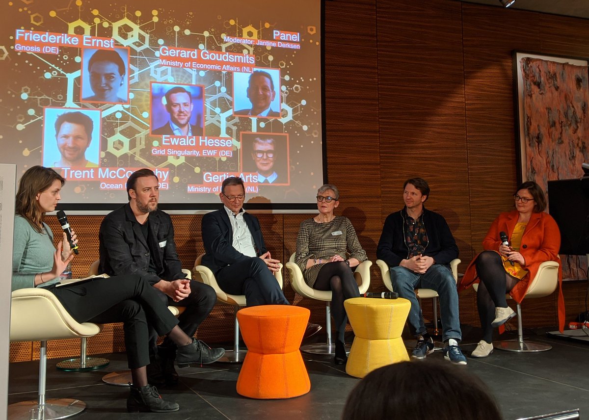 christinemohan's tweet image. Great panel w/ @trentmc0 @oceanprotocol describing layers of blockchain above internet, utilities, infrastructure, ground and air. @tw_tter @gnosisPM sharing early days of #berlin #blockchain community - 18 desks in an apartment before starting @fullnode_berlin