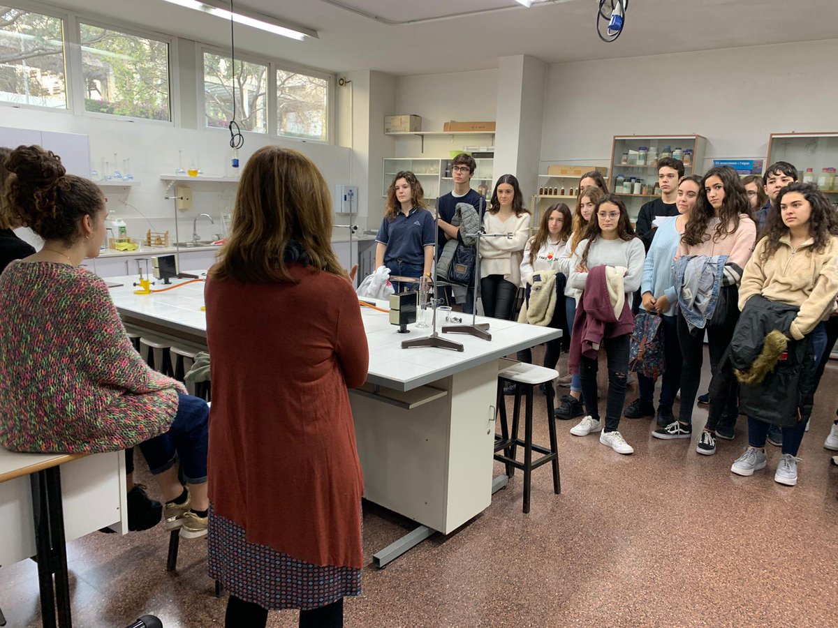 FEPSantRamon's tweet photo. Ahir l'alumnat de 4t d'ESO va anar a conèixer l'oferta educativa postobligatòria de @stlisieux @EscolaSantJaume @escolesFEP i els cicles formatius de #JEbellvitge #SRNDAC #orientacio https://t.co/zCz8ZqPa24
