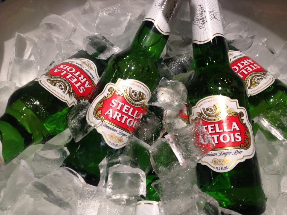 TreacyW's tweet photo. What a nice surprise on my porch!  My own personal mantra chalice!  Thank you @StellaArtois let the weekend begin early! #liveyourvision https://t.co/3IOh2qGPO2