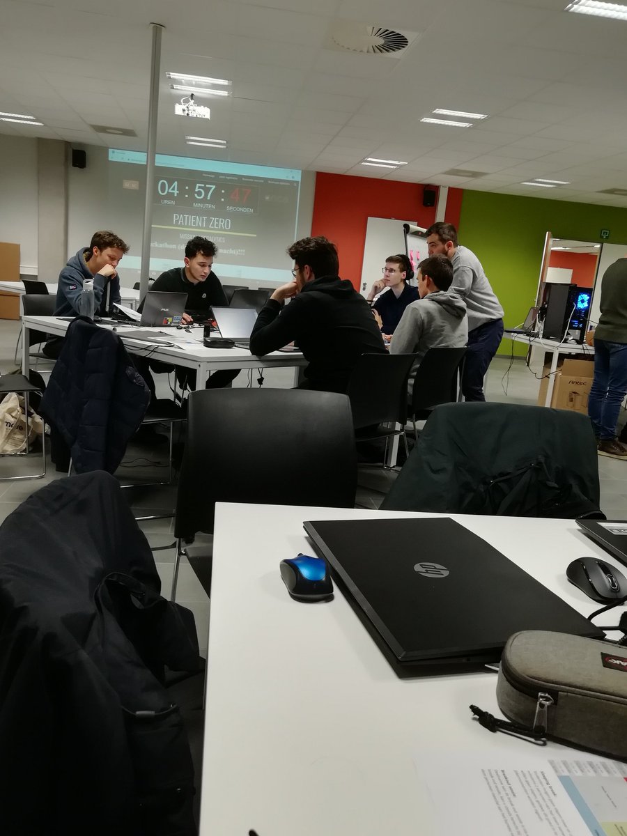 LetterJana's tweet photo. Na een vermoeinde nacht zonder slaap. Nog 5 uurtjes te gaan. En direct jury moment. 😁😁😁#Thomasmore #itfactory #patientzero https://t.co/fZOWxSi5vA