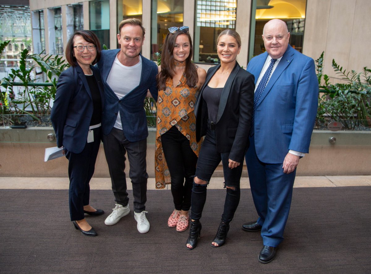 ChicagoInAU's tweet photo. @Accor members enjoyed a night of #razzledazzle with the cast of @ChicagoInAU, including a cocktail function and Q&amp;A session with @NatBassing, @Alinta_Chidzey and @JDonOfficial, followed by a night at the #theatre and a luxurious overnight stay at #Sofitel Melbourne on Collins! https://t.co/kt9iiGB2ez