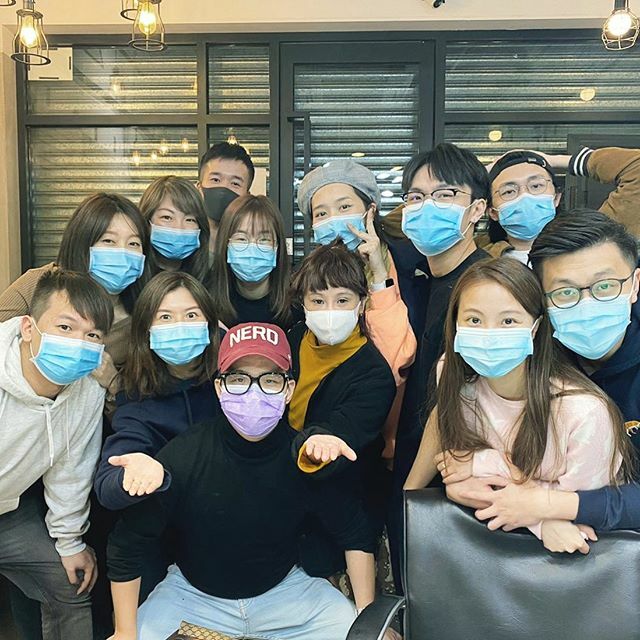 realphoebe810's tweet photo. 想記低今年年初四 我地係咁既樣。

恭喜發財祝各位身體健康
百毒不侵

Ps .我想繼續玩狼人殺⋯

#武漢肺炎 #2020 https://t.co/vskrsEKqnu https://t.co/xdQ6IDkHuk