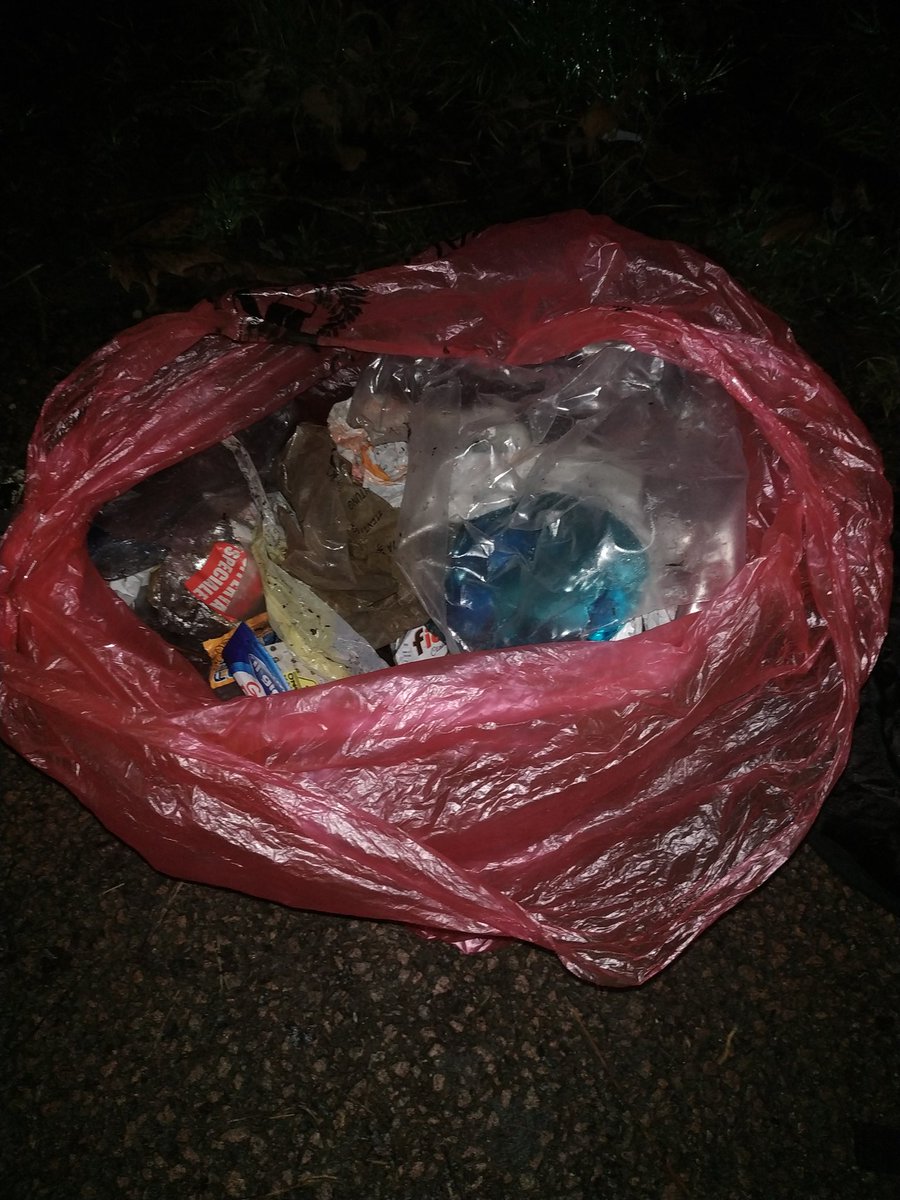 Cleantheworld5's tweet photo. Last 2 days of running garbage plunder along the streets and fields around where I live, world cleaner👍😉 (there were 4, I miss the photo of the last bag, was the biggest of the 4...) #garbage #garbagerunning #running #cleanupworld #Plogging https://t.co/Bsu5R29UAE
