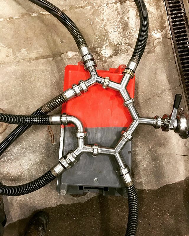 Roche de Bellene tweet media