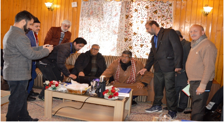 NICMeity's tweet photo. Hon’ble Union Minister, Law & Justice, Communications and Electronics & IT inaugurated #NICMeitY’s #SWaaS based revamped websites of Districts of Srinagar (https://t.co/fC6oOFiI9g) and Baramulla (https://t.co/A502qyxiM2), in Kashmir. https://t.co/SPfw2T6Oqf