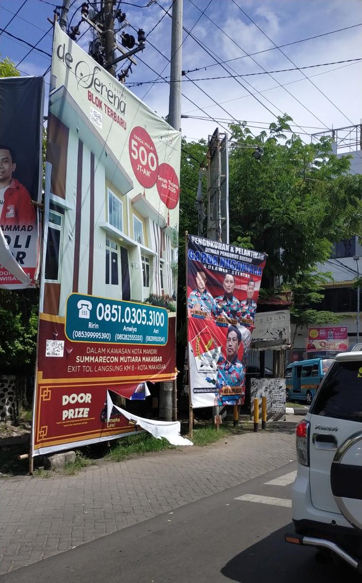 Beginimi Jadinya kalau pasang baliho nda pake tata krama dan tata kelola yg baik, biar traffic light nabablas jg

Lokasi : Jl. Masjid Raya - Andalas