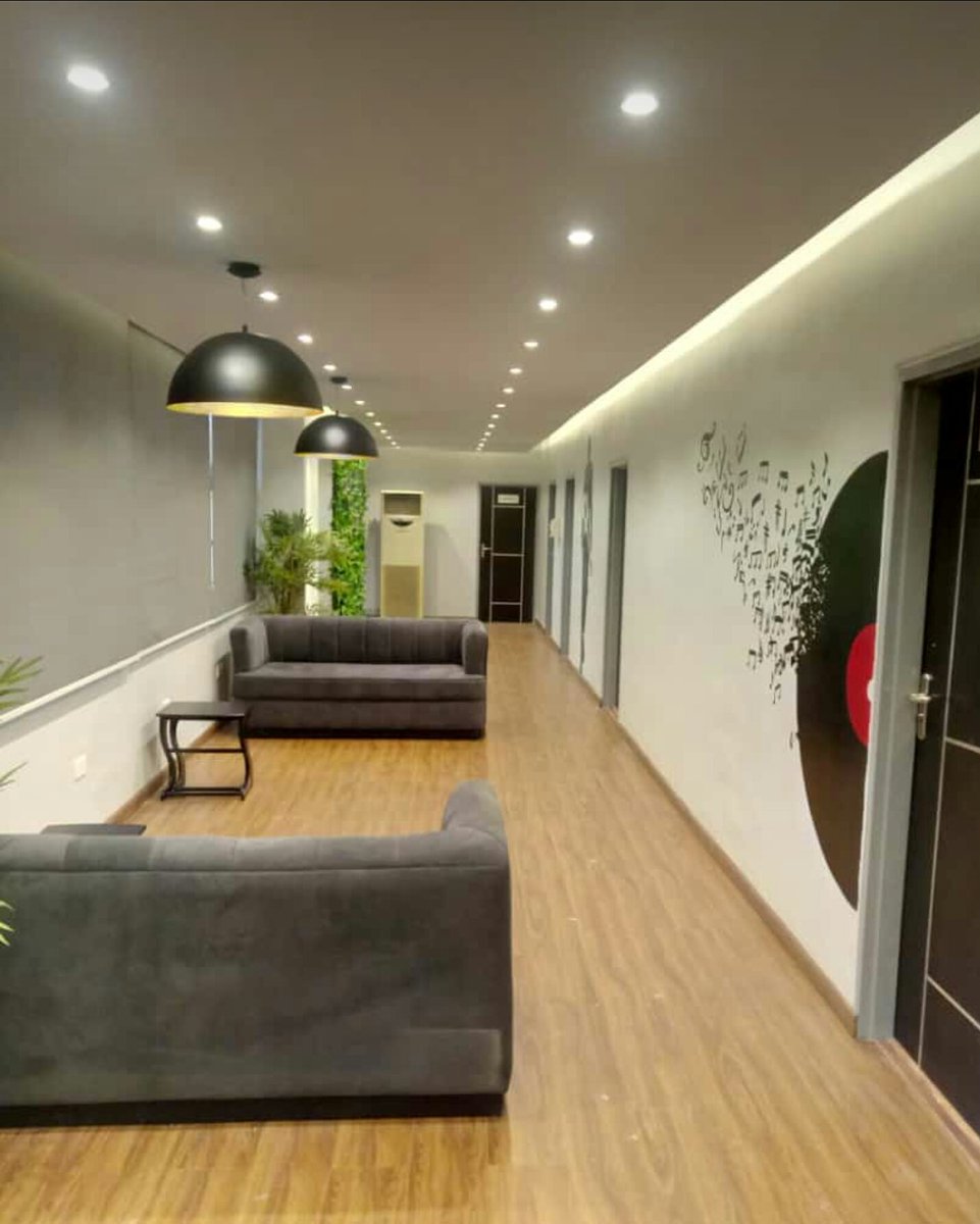 mrwaduud's tweet image. I make office spaces breathtaking with amazing artworks. I am an artist, illustrator &amp;amp; calligraphy, Can I DM you?