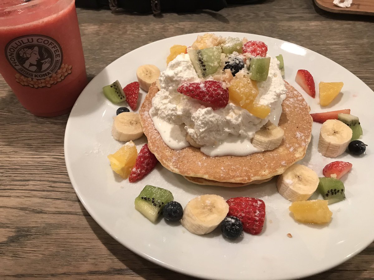フルーツレインボーパンケーキ フルーツレインボーパンケーキ