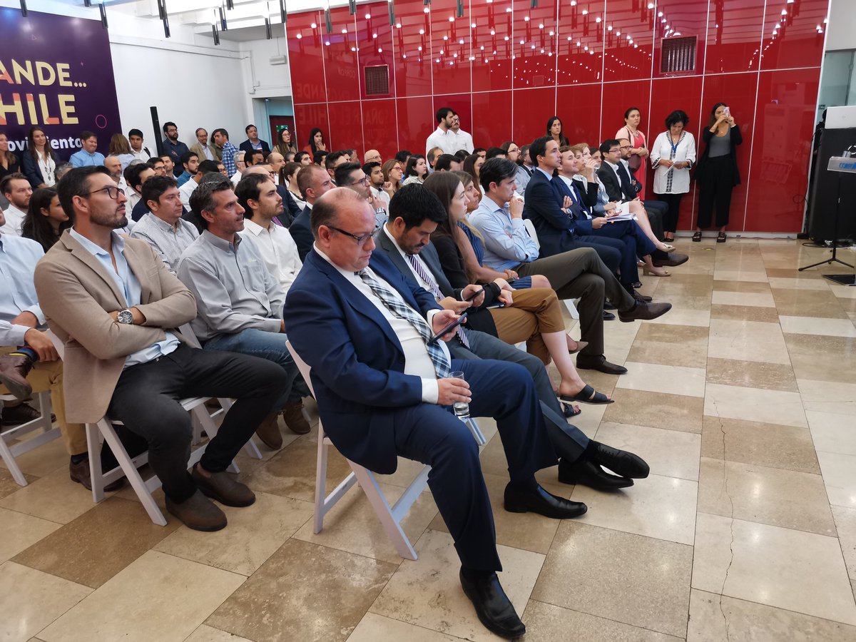"Podemos ser un referente en el continente a partir de que la #ElectromovilidadEnChile sea una realidad", señala el VPE de <a href="/Corfo/">Corfo</a>, <a href="/PabloterrazasL/">Pablo Terrazas</a> en el kick off del consorcio de movilidad eléctrica en el país. <a href="/GloriaHutt/">Gloria Hutt Hesse</a> <a href="/JCJobet/">Juan Carlos Jobet</a>