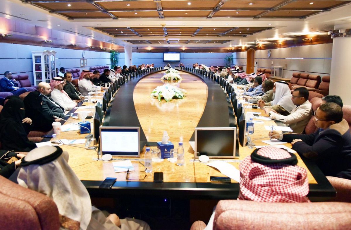 SaudiNREP's tweet photo. Eng. Faisal Alyemni and #REPDO team lead a workshop today at the @AsharqiaChamber. Attended by local investors, the team presented and discussed investment opportunities within the National Renewable Energy Program. https://t.co/ZCrLSIuVz8