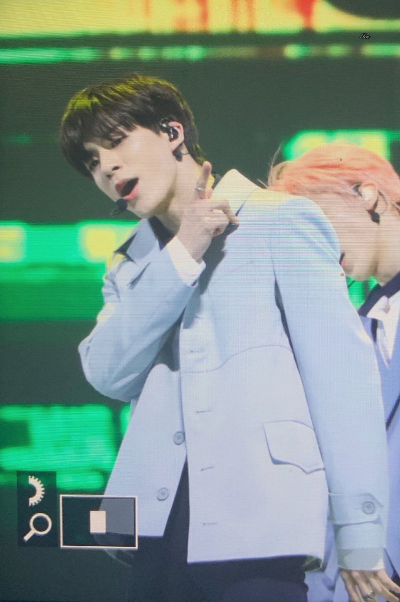 IScentedtea's tweet photo. 200130 서울가요대상 
#제노 #JENO #NCTDREAM https://t.co/sBZ6JW80Gf