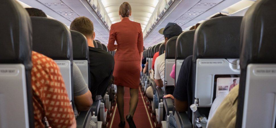 D1ziDigital's tweet photo. Flight attendants deal with hundreds of complaints daily. How do they manage to provide excellent customer service in such situations? @heathriel
shares her experience  https://t.co/7qyGn8p2mU https://t.co/jCjZ2YxTa1