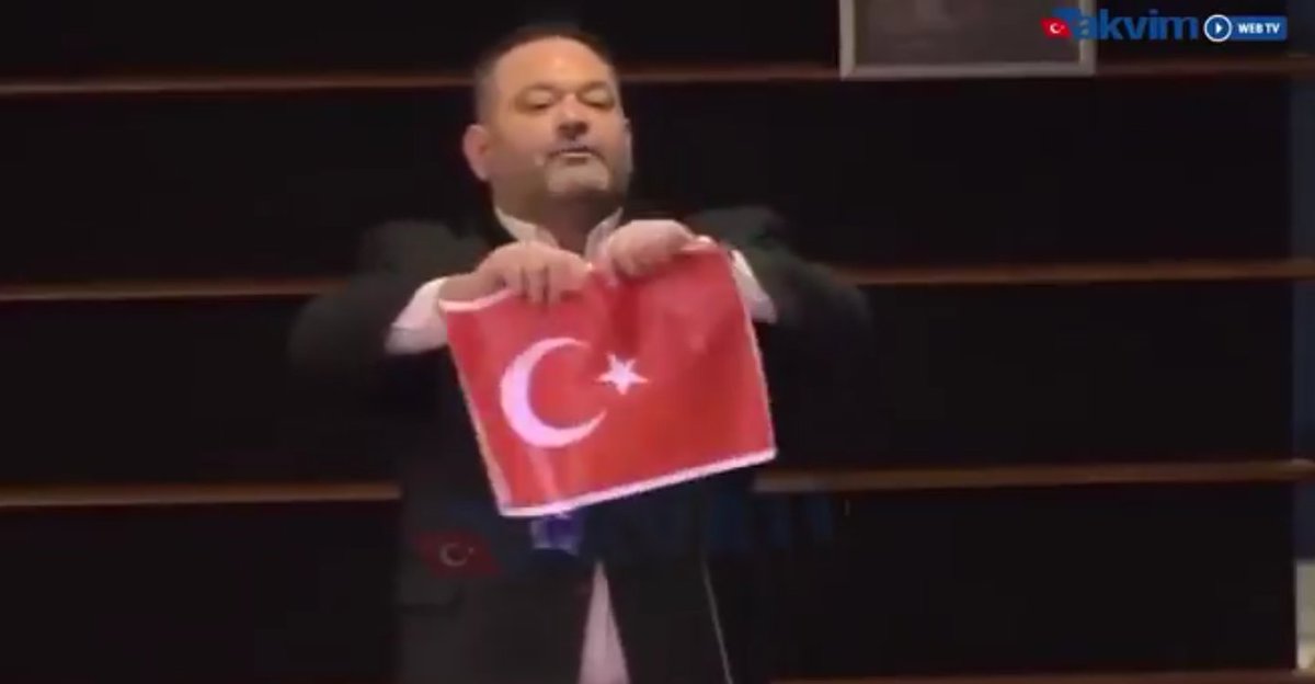 Yunan MV Loannis Lagos "Türk Bayrağı"nı yırtmış. Bayrağımızı Milletimizi hor görene neler olduğunu tarih anlatsın!..