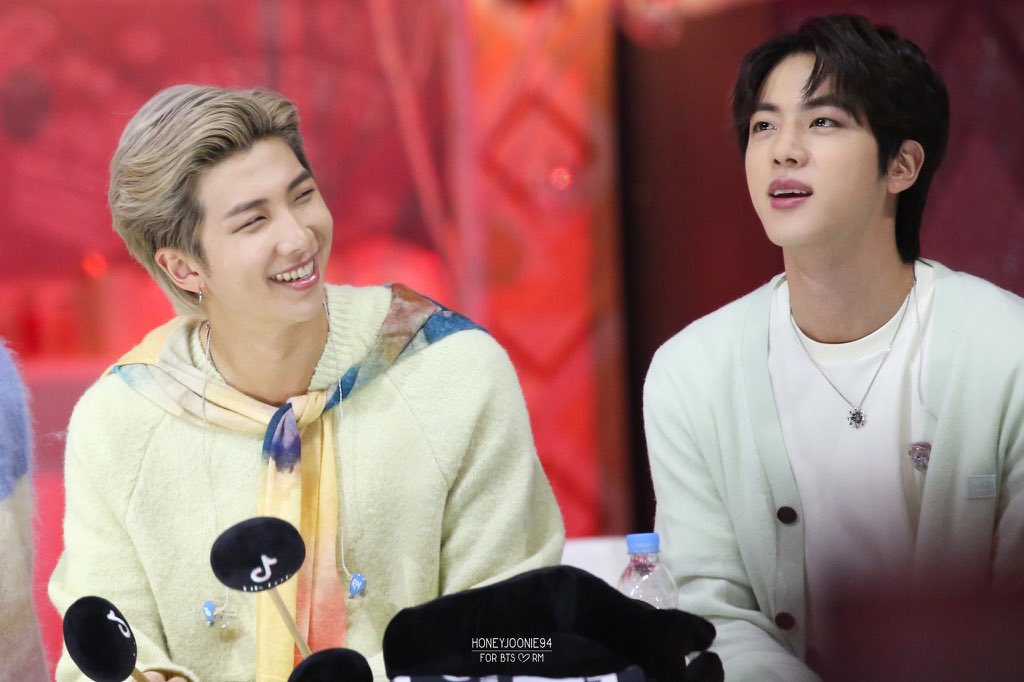 theres too much moment of this one but you’ll get the point: namjin sharing hearteyes @ each other