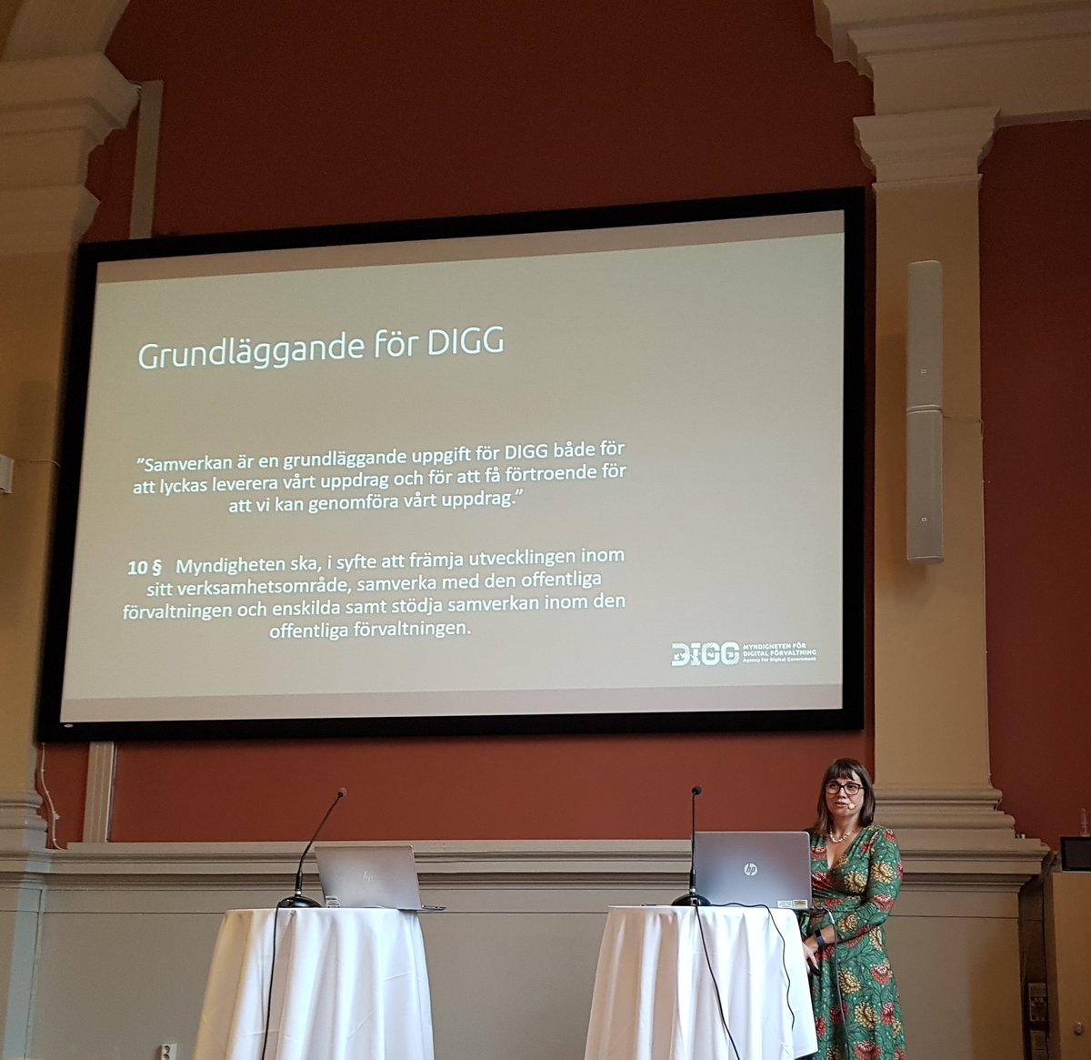 svenvasseur's tweet photo. Viktoria Hagelstedt @DIGG_Sverige redogör för bland annat samverkanstrappan.

#samhandling
#geodataseminarium https://t.co/HzRjXdiHRy